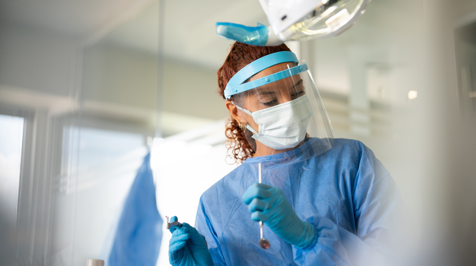Why Choose Dr. Effie Tsitoura for Your Periodontal Care?